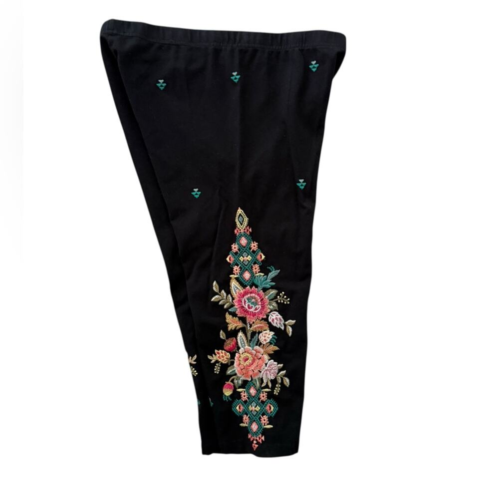 Johnny Was Chandra Bike Short Bermuda Floral Embroidery Black Knit XS J66720-2 - Picture 7 of 11